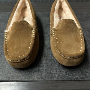 NEW NWT W ANSLEY UGG SLIPPER MOCCASINS SIZE 6